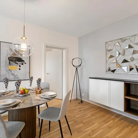 Novos Contrada لوغانو