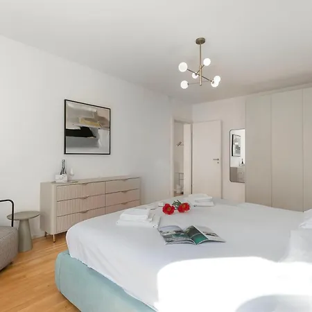 Novos Contrada Lugano